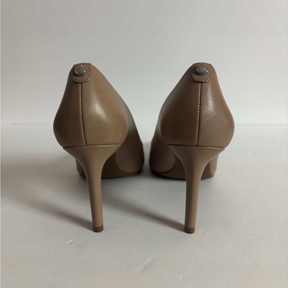 Michael Michael Kors Nude Leather Pointed Toe Pumps – Size 7.5M - Picture 4 of 6